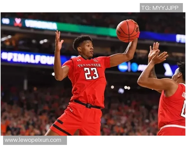 贾勒特-卡尔弗在日本联赛砍下40分6篮板3助攻展现卓越实力