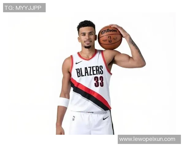 卡马拉签约四年8200万 成开拓者自04年以来首位入选最佳防守阵容球员 卡马拉签约四年8200万 成开拓者自04年以来首位入选最佳防守阵容球员