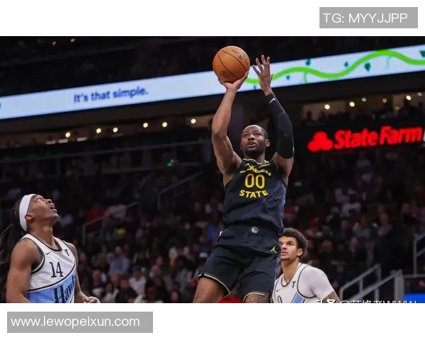 库明加融入球队体系沉底角接库里妙传稳稳命中关键三分引爆全场